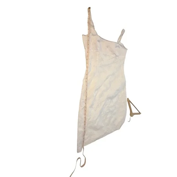 Tahari White Embroidered dress Square Neck knee length Size 14 - Picture 11 of 13